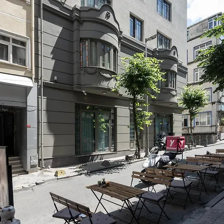 Noble Pangalti Hotel