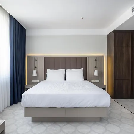 Noble Pangalti Hotel