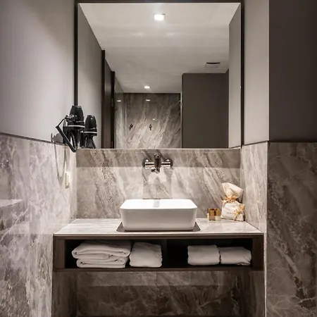 Noble Pangalti Hotel