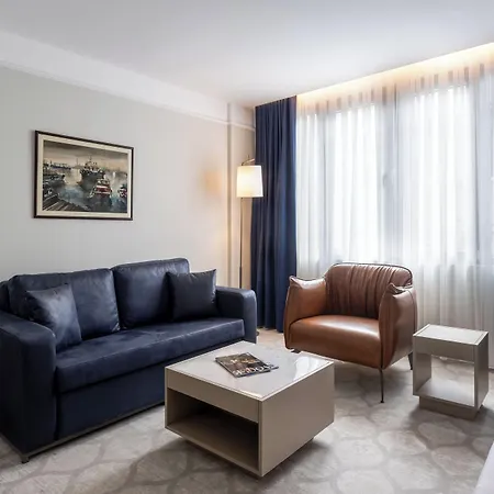 Noble Pangalti Hotel