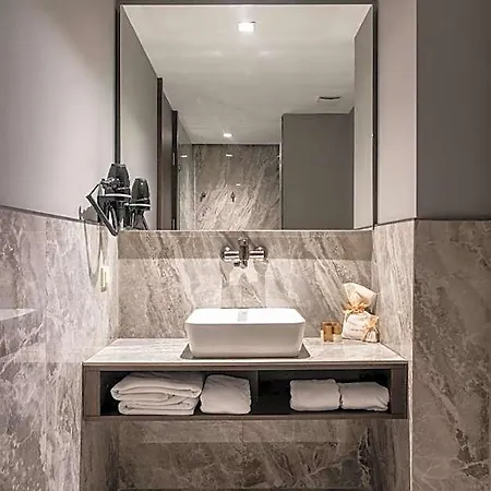 Hotel Noble Pangalti 5*