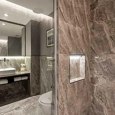 Hotel Noble Pangalti 5*