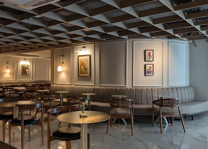 Hotel Noble Pangalti 5*