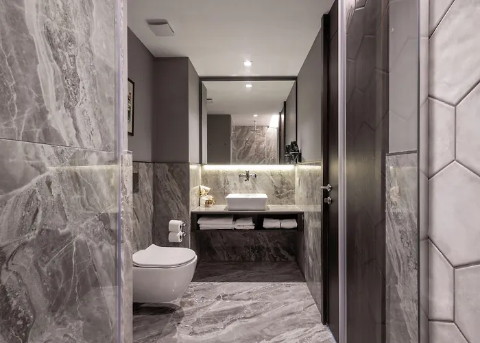 Hotel Noble Pangalti 5*