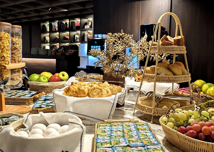 Hotel Noble Pangalti 5*