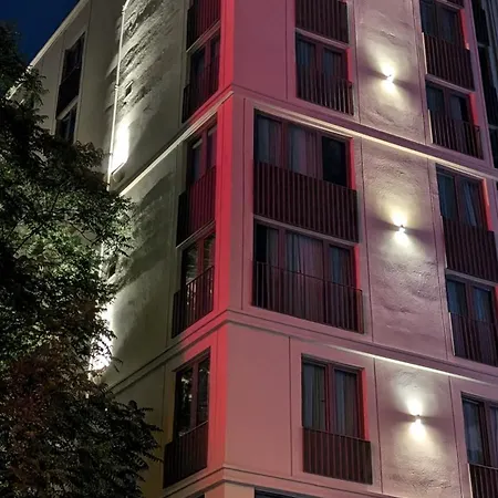 Hotell Noble Pangalti *