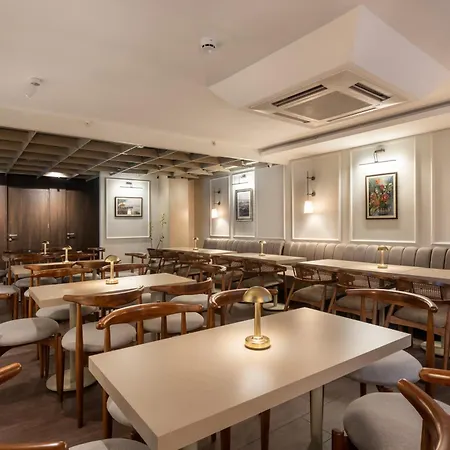 Hotell Noble Pangalti
