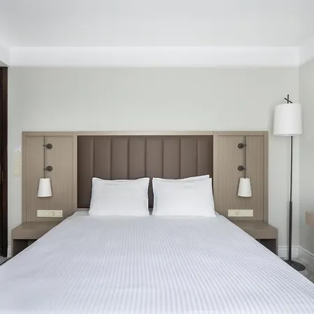 Hotell Noble Pangalti *