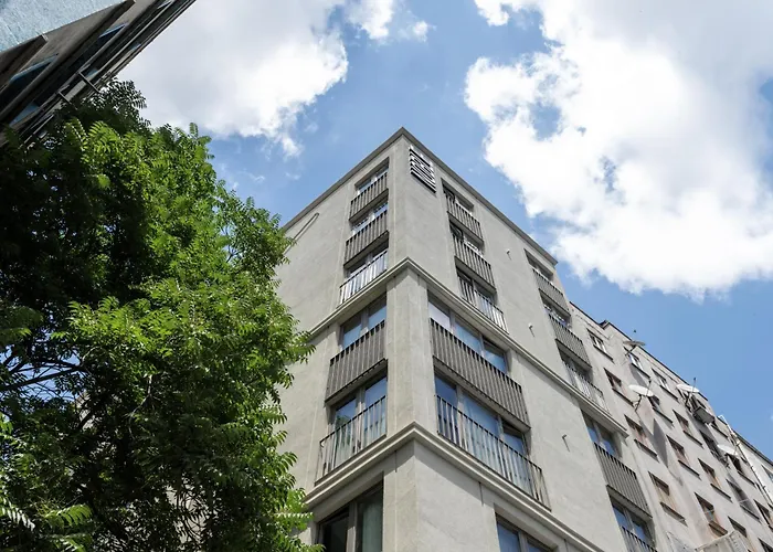 Noble Pangalti מלון 5*