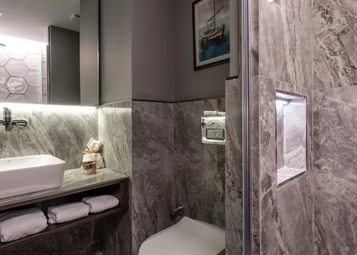 מלון Noble Pangalti 5*