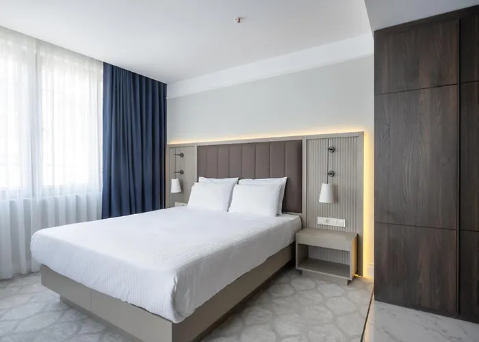 מלון Noble Pangalti 5*