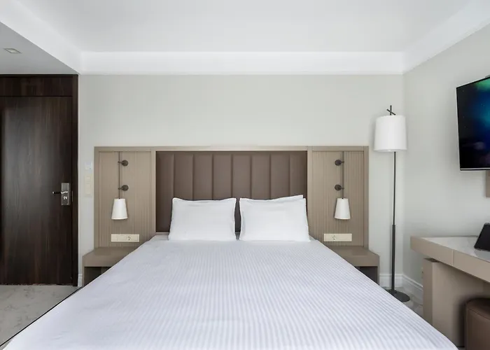 מלון Noble Pangalti 5*