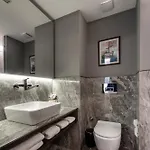 Noble Pangalti Hotel
