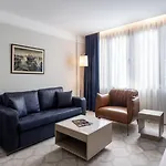 Noble Pangalti Hotel