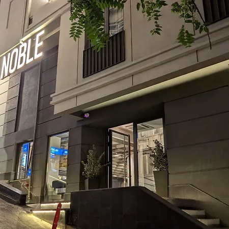 Noble Pangalti 酒店