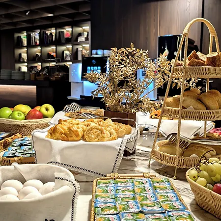 酒店 Noble Pangalti 5*